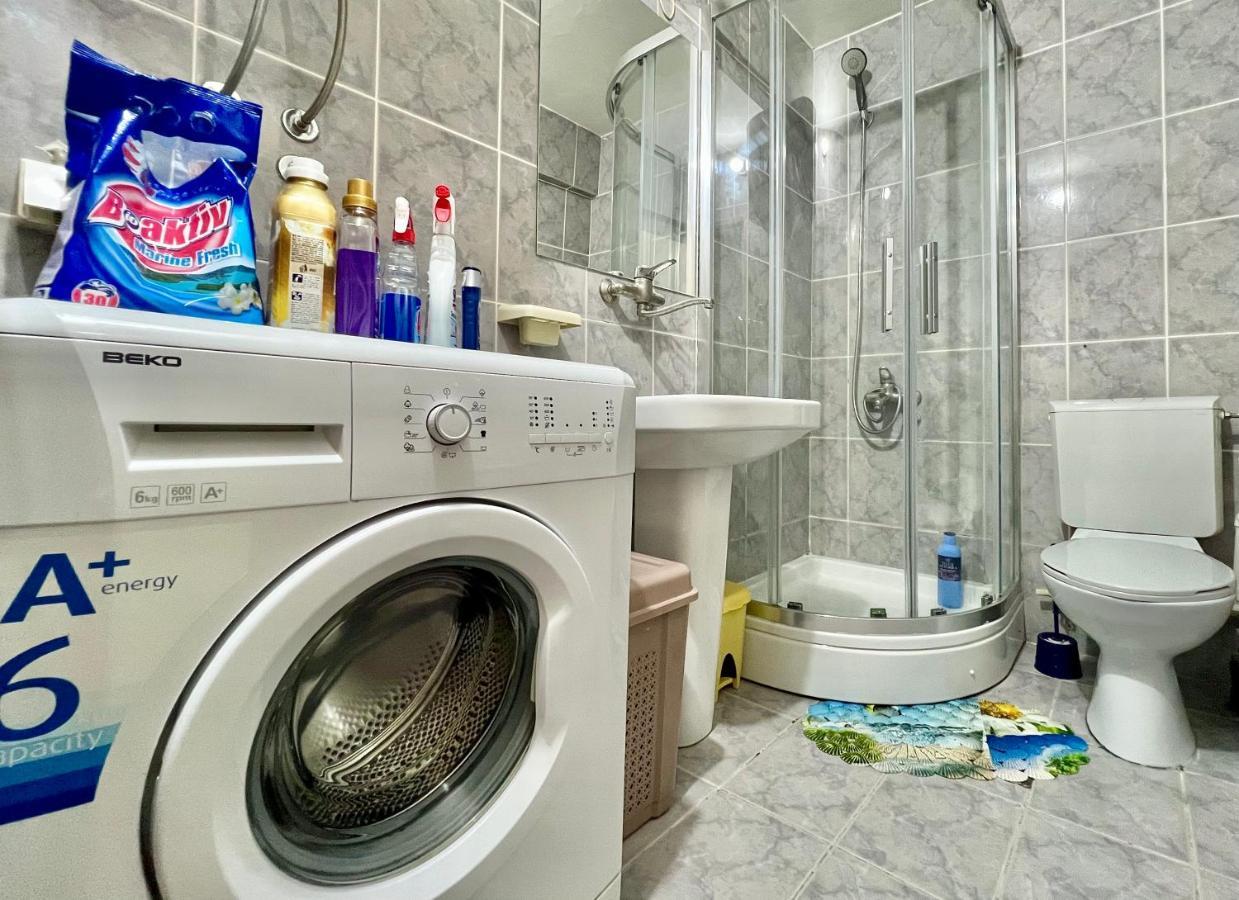 Homestay Mark - Double Bed Room - Shared Bathroom And Kitchen Будва Экстерьер фото